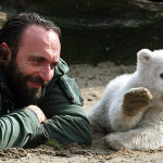 Knut, il dolce orsetto dello zoo di Berlino [Video]